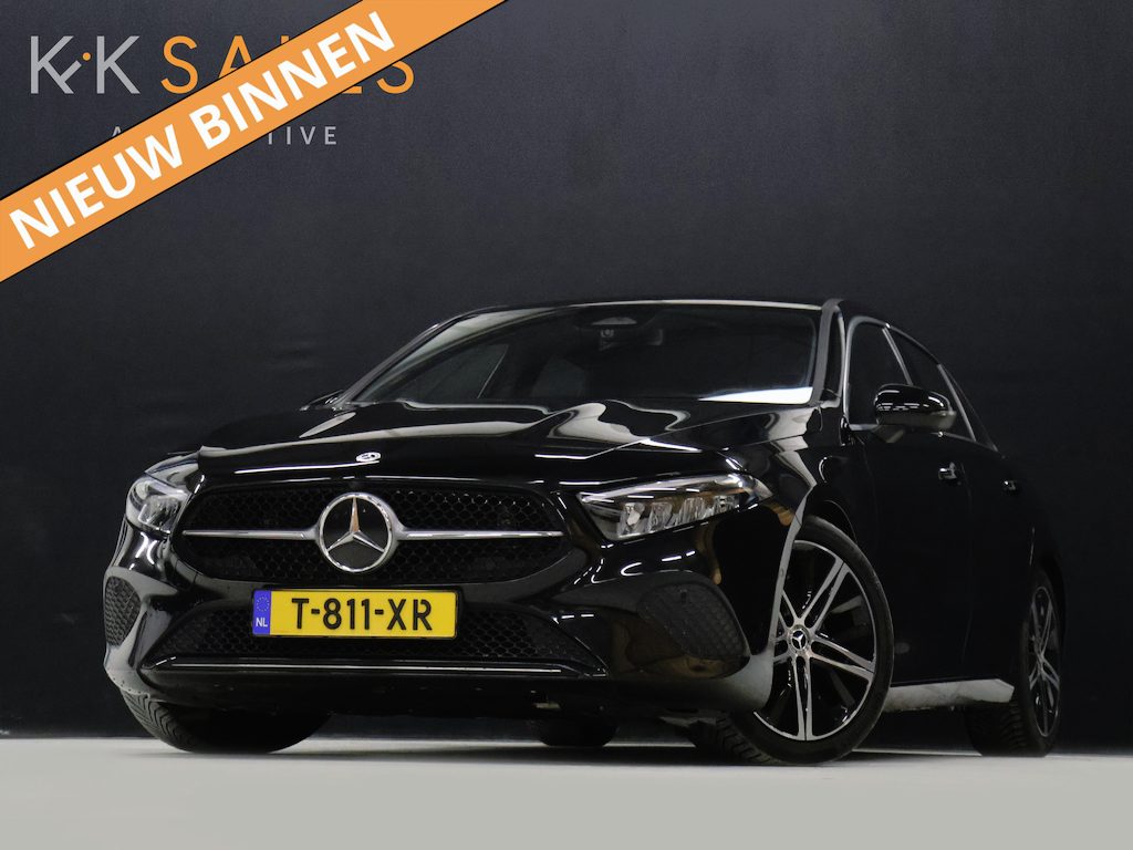 Mercedes-Benz A-klasse 180 Luxury Line [ADAPTIVE CRUISE, APPLE CARPLAY, ANDROID, STOELVERWARMING, DIGITAL DASH, LEDER, LED, BLUETOOTH, NAVIGATIE, CLIMATE CONTROL, NIEUWSTAAT]