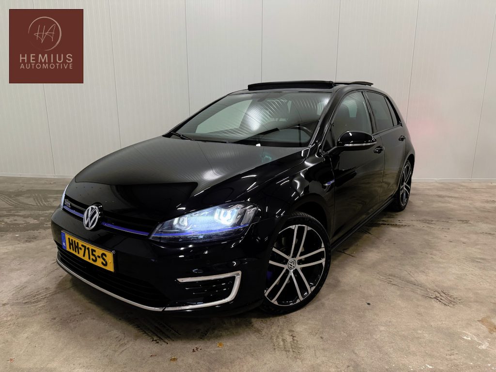 Volkswagen Golf 1.4 TSI GTE|pano|trekhaak - ACC|camera|keyless|Carplay