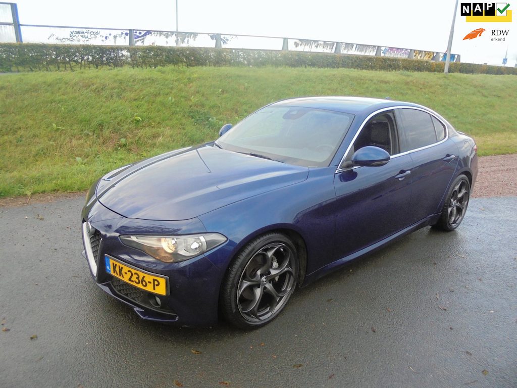 Alfa Romeo Giulia Alfa Giulia 2.2 Diesel Business airco ecc navigatie pdc camera Export Prijs