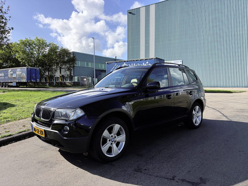 BMW X3 2.0i Executive Anniversary 4X4 6-Bak 150 PK. Mooie auto maar motor gaat in noodloop af en toe !!! Export of de slimme sleutellaar !!