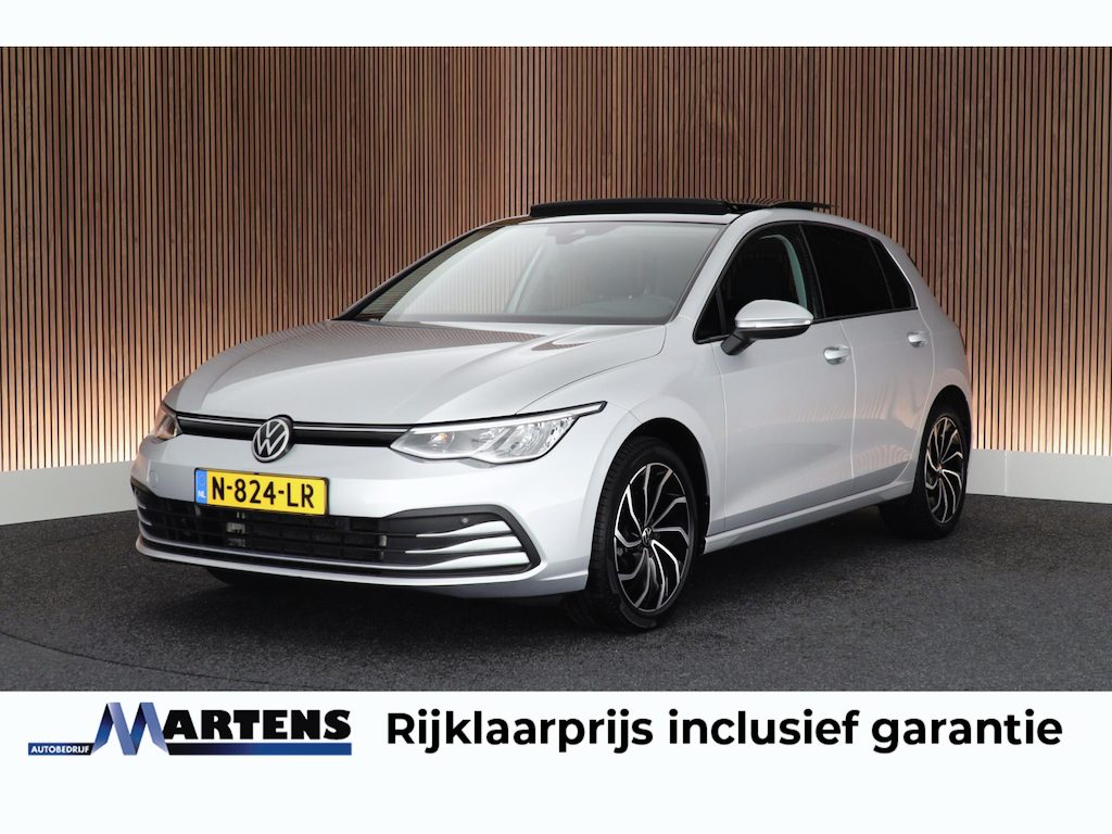 Volkswagen Golf 1.5 eTSI 150pk DSG Life Panoramadak Navigatie Stoelverwarming Adaptive Cruise