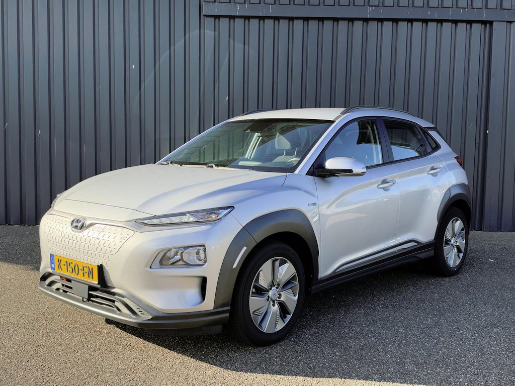 Hyundai Kona Electric EV Comfort 64 kWh | SOH 95% I Camera | Apple Carplay | Android Auto | Cruise Control | Parkeersensoren |