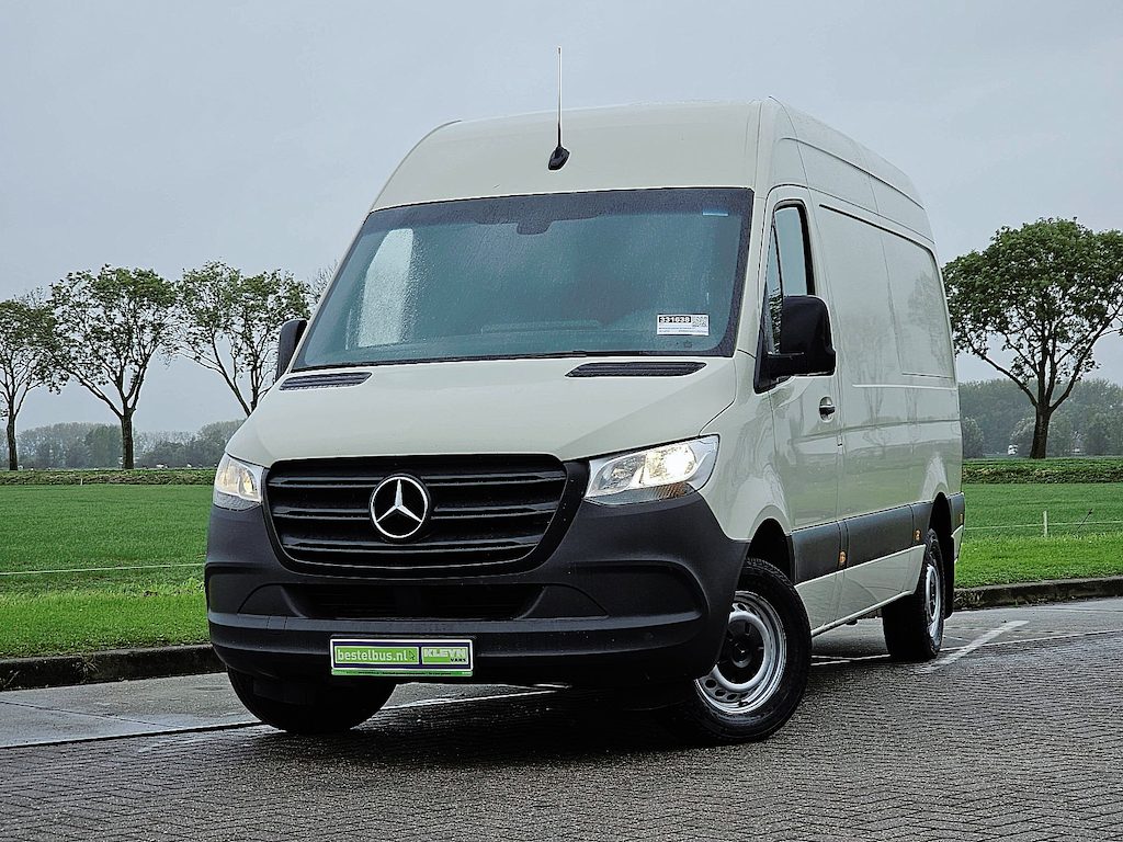 Mercedes-Benz Sprinter 311 L2H2 Mbux Achterwielaandrijving Airco Euro6 1e Eigenaar!