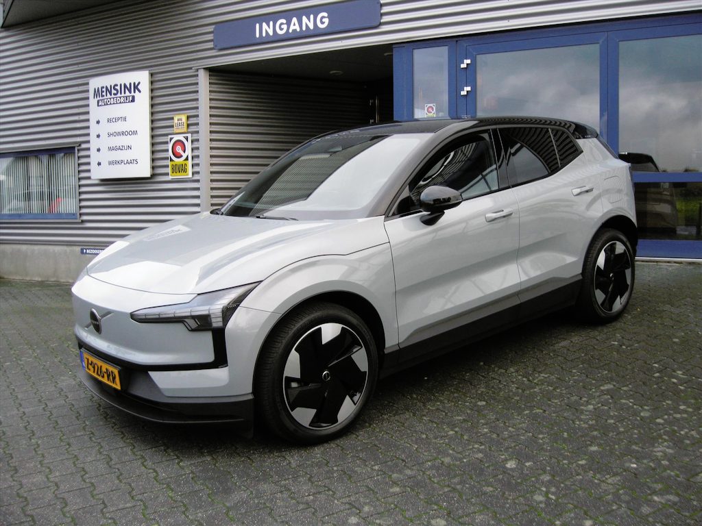 Volvo EX30 Recharge Pure Extended electric 272pk Plus
