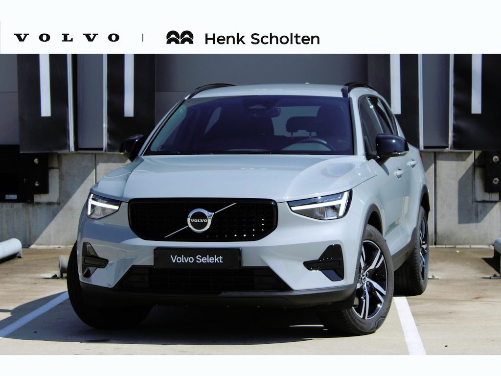 Volvo XC40 B4 Plus Dark | Trekhaak | Verwarmbare voorstoelen en stuurwiel | Premium audio by Harman Kardon | Adaptieve cruise control | Verwarmbare voorruit | Keyless | Elektrische achterklep | Apple carplay/Android auto