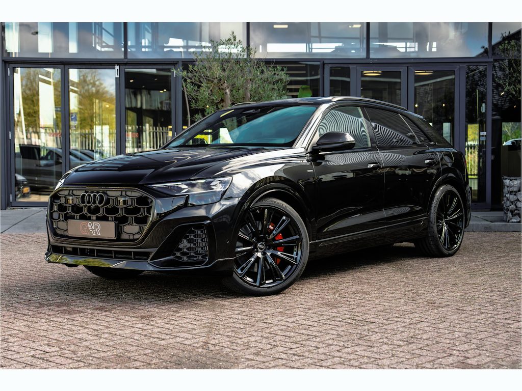 Audi Q8 60 TFSI e 490pk quattro Competition | Audi Exclusive | Advanced onderstel | Carbon Stylepakket | Stoelventilatie + massagefunctie | Uitgebreid lederpakket | Carbon | Head up | B&O | Servosluiting