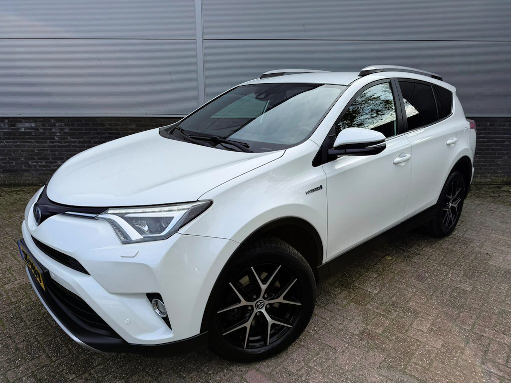 Toyota RAV4 2.5 Hybrid AWD Style met Trekhaak 1650 trekgewicht