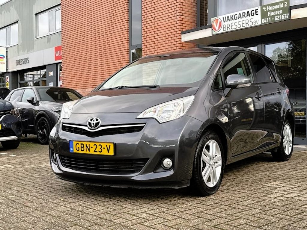 Toyota Verso-S 1.3 VVT-i Dynamic
