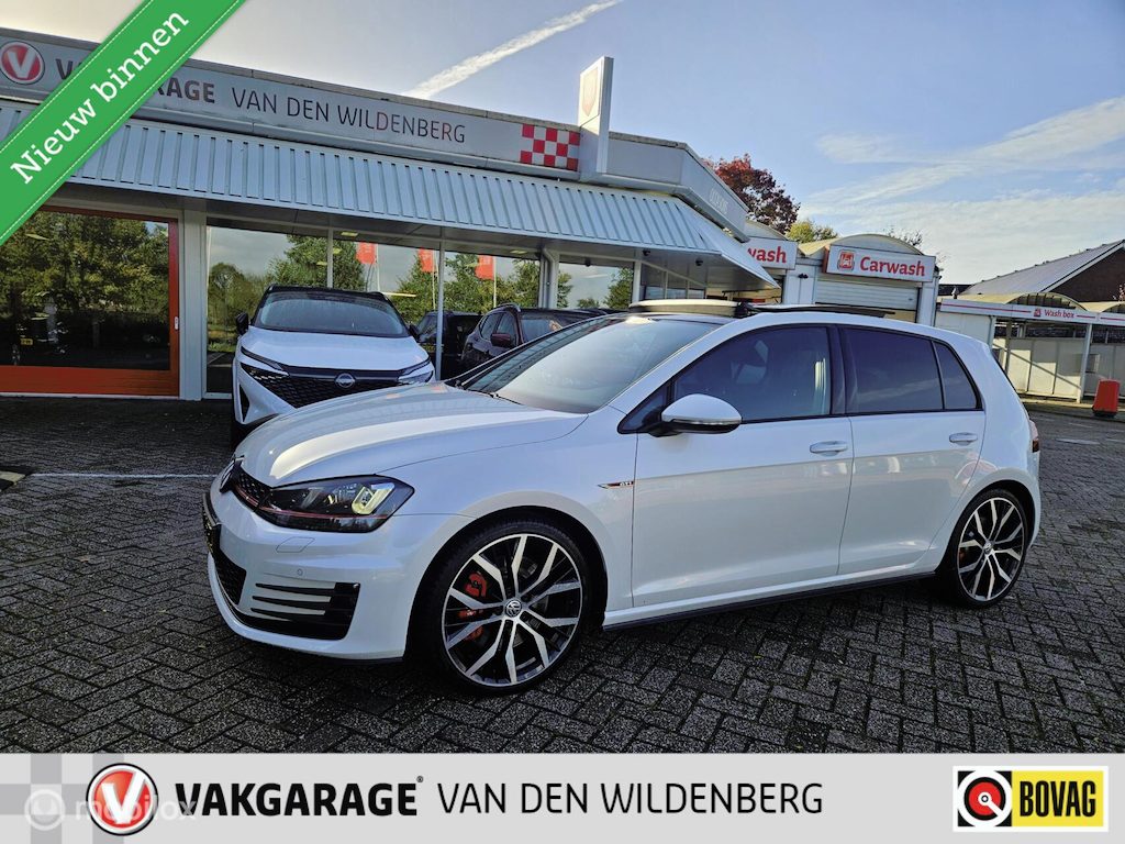 Volkswagen Golf 2.0 TSI GTI Performance