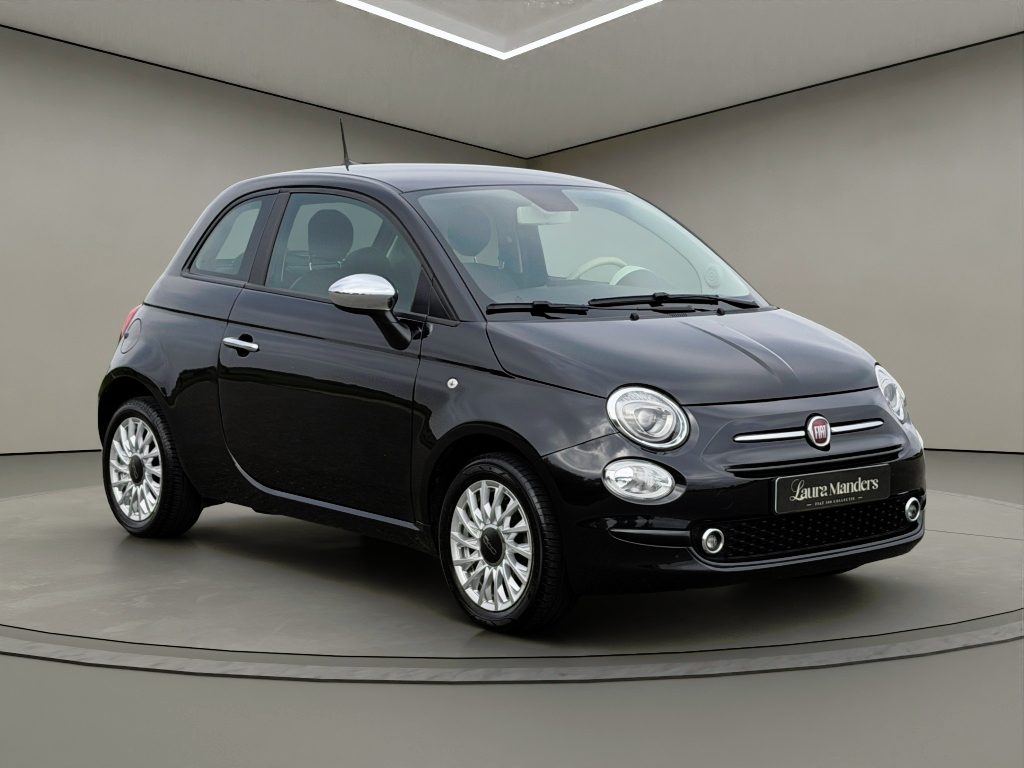 Fiat 500 1.0 Hybrid Club 2023 ZWART | Apple CarPlay | Airco