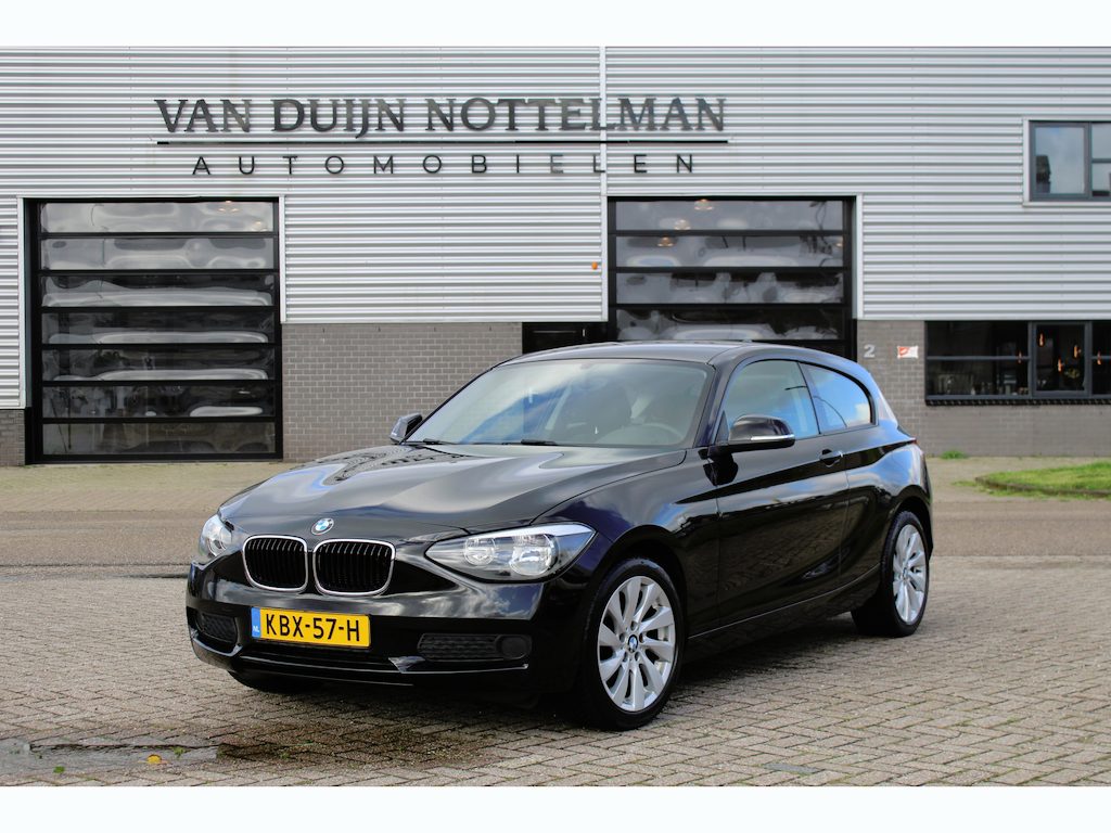 BMW 1-Serie 114i EDE / PDC / Stoelverwarming / 17" LMV