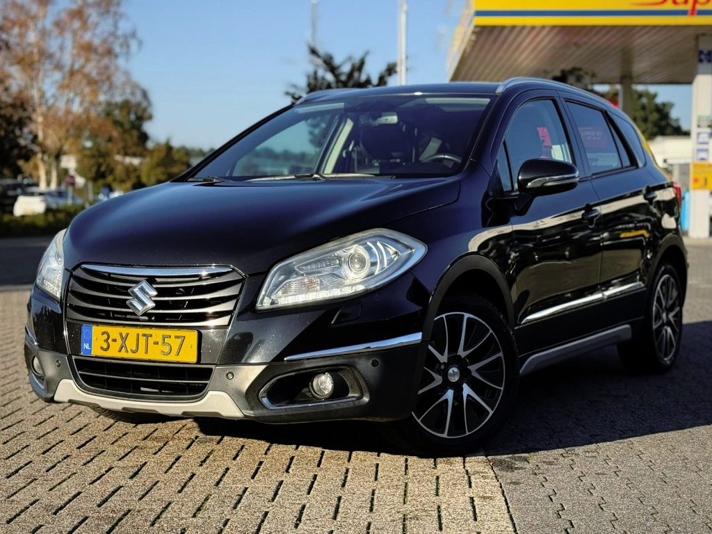 Suzuki S-Cross 1.6 HIGH EXECUTIVE AUTOMAAT LEER TREKHAAK PANO