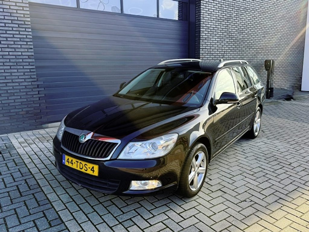 Skoda Octavia Combi 1.2 TSI Elegance Nieuwe DSG koppeling en distributieketting !