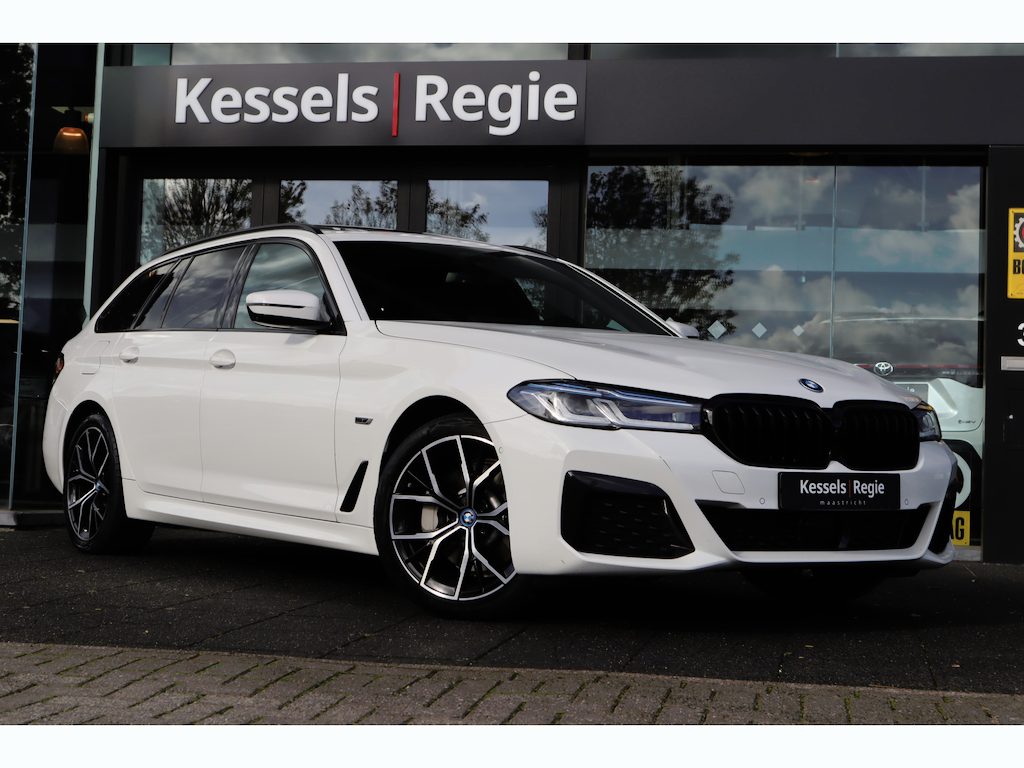 BMW 5-Serie Touring 530e M-sport | Pano | Leer | Elec.trekhaak | ACC | HuD | BLIS | 360 camera