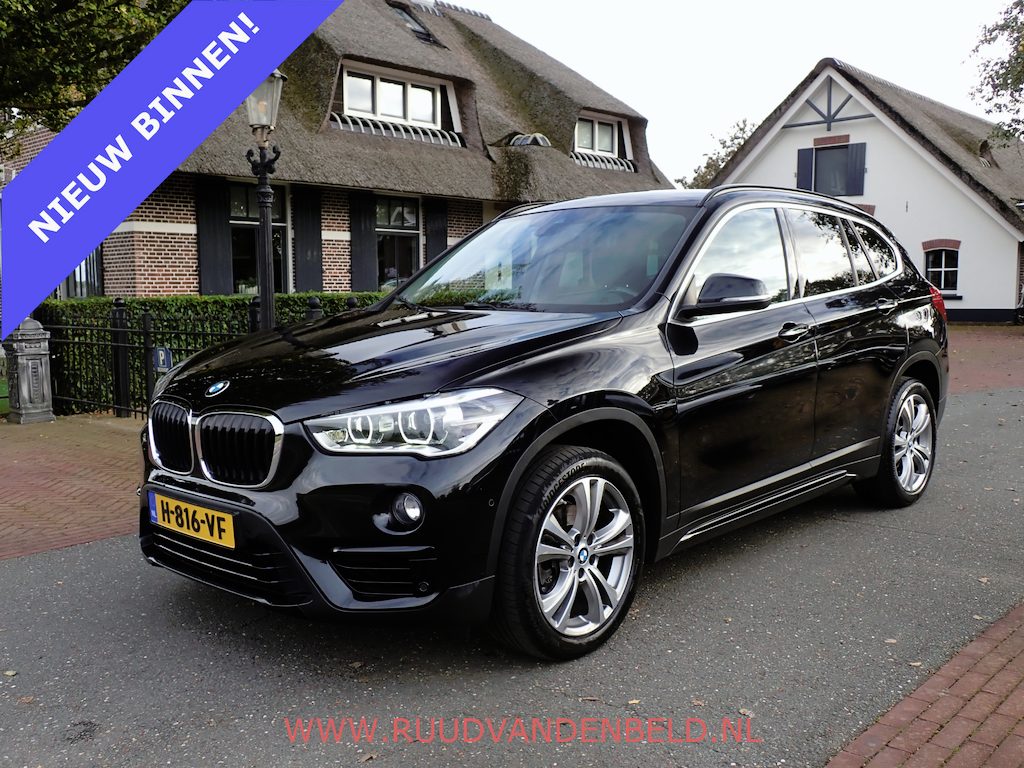 BMW X1 1.8i SPORTLINE CARPLAY / HEADUP / 18'' / SPORTSTOEL / PROF-NAVI