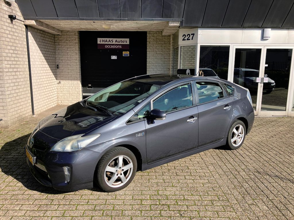 Toyota Prius 1.8 Plug-in Aspiration / HYBRID CHECK 2026 / DEALER SERVICED / NAVI / CAMERA / TREKHAAK
