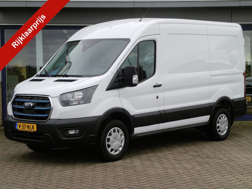Ford E-Transit 350 L2H2 Trend 68 kWh, SOH 96.9% / Carplay + Android Auto / Camera + Sensoren / Stoelverwarming