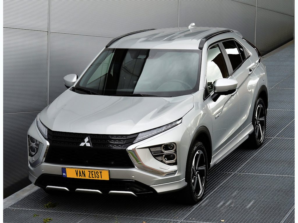 Mitsubishi Eclipse Cross PHEV 2.4 EXECUTIVE 4WD | PLUG IN HYBRID | SoH % | V2H | ADAPTIEF CRUISE | ALL SEASON BANDEN | TREKHAAK 1500 KG | DODEHOEK ASSISTENT | 360 CAMERA | FABRIEKSGARANTIE TOT 09-12-2030* | NP € 48.616,- | ALL IN RIJKLAA