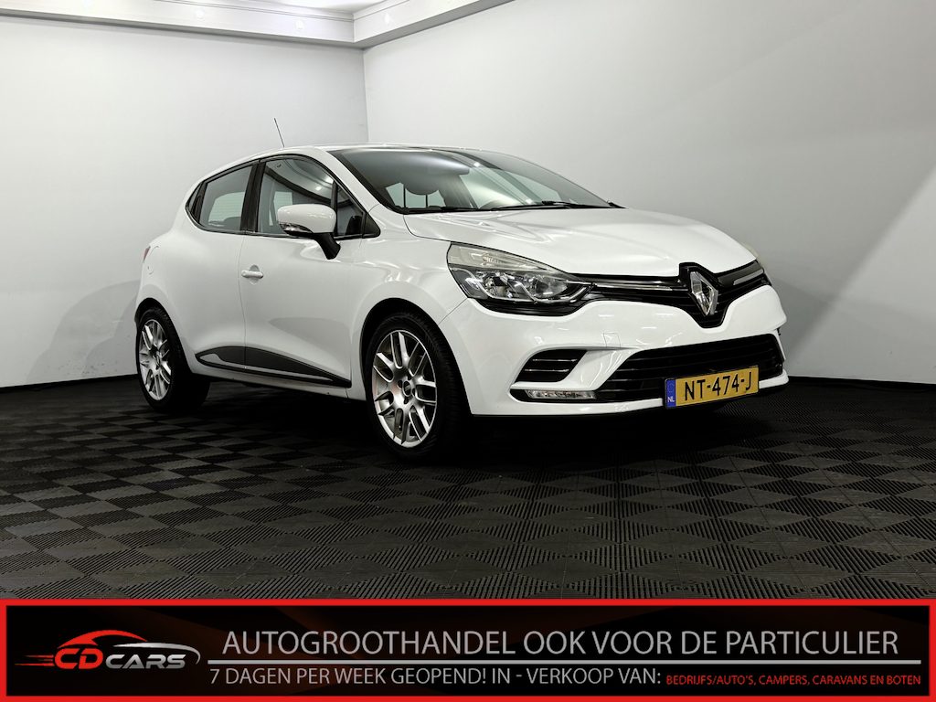 Renault Clio 1.5 dCi Ecoleader Zen Airco, Parkeersensoren, Navi, Keyless start, Sportief velgen, Cruise control, Radio, Mistlamp