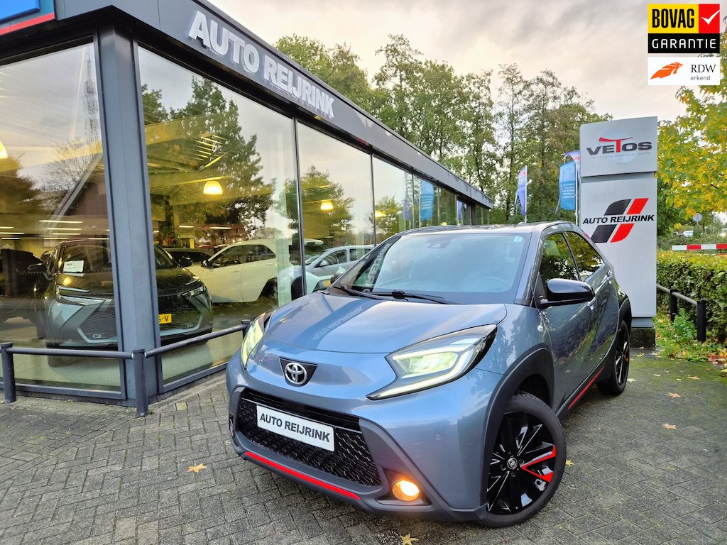 Toyota Aygo X 1.0 VVT-i MT UNDERCOVER /18"LMV/LEDER/JBL/PARK.SENS/KEYLESS/TWO TOWN