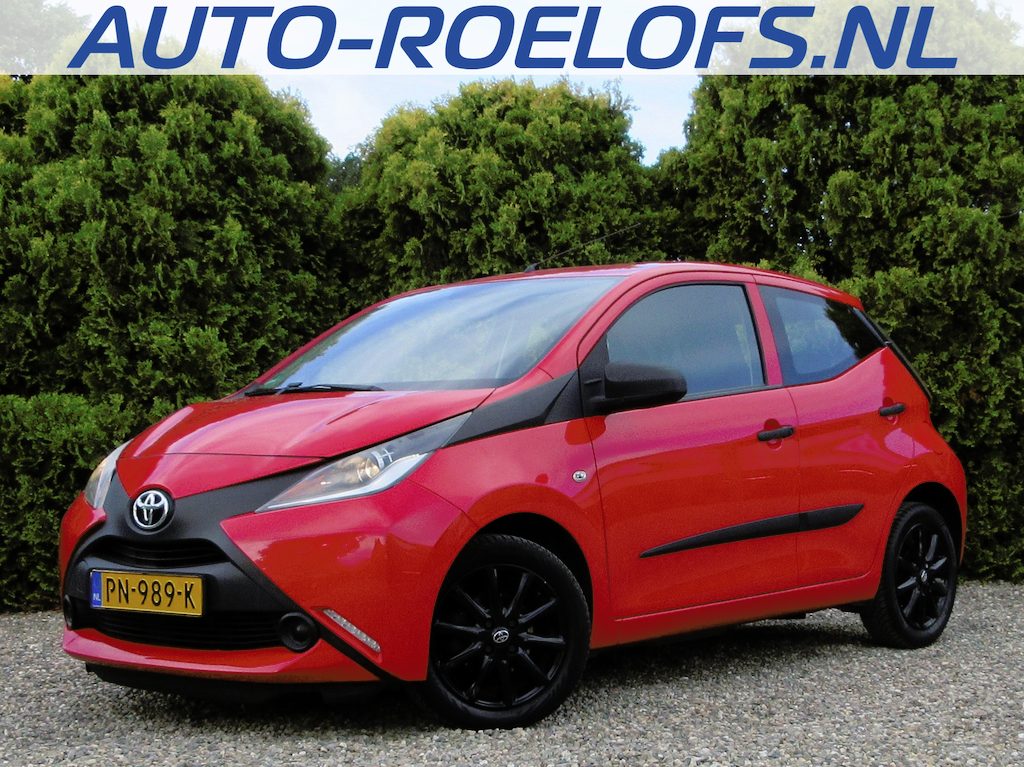 Toyota Aygo 1.0 VVT-i x-now 5-drs * Airco * Lm velgen *