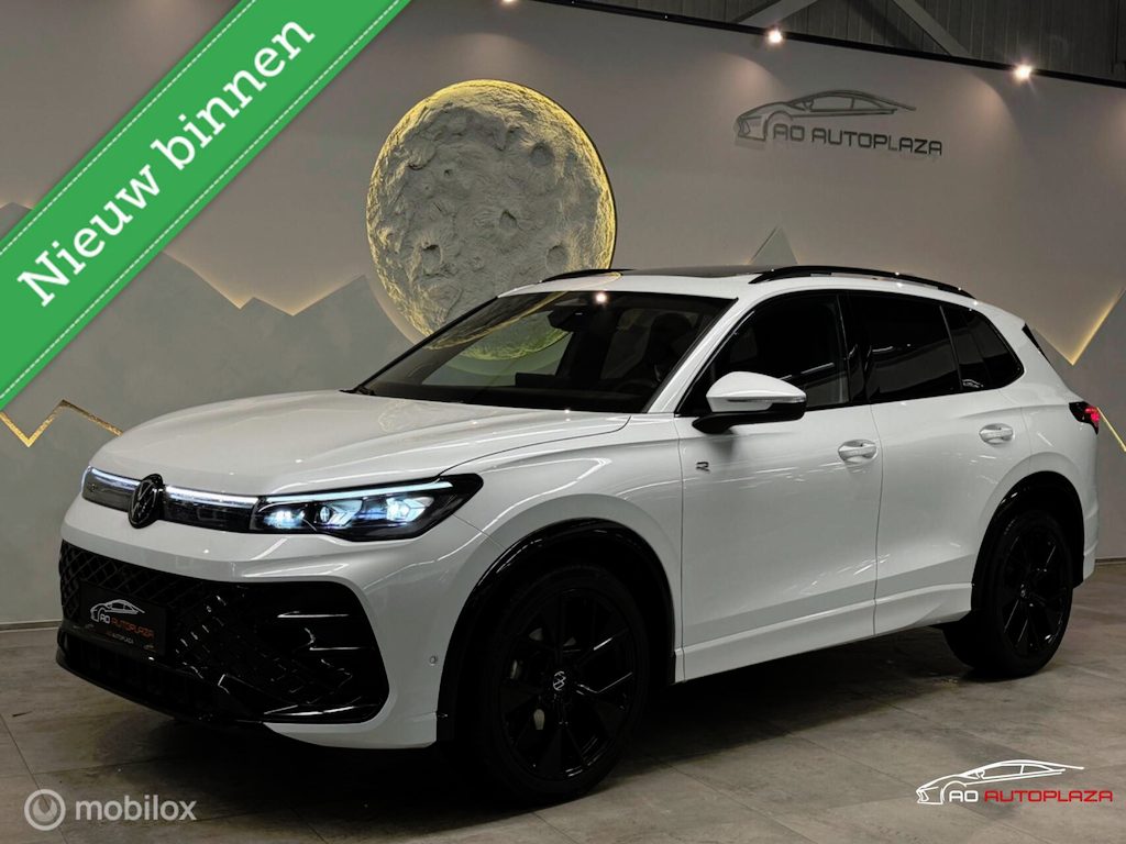 Volkswagen Tiguan 1.5 eTSI 3x R-Line Panorama/Keyless/HUD/H&K/Trekhaak