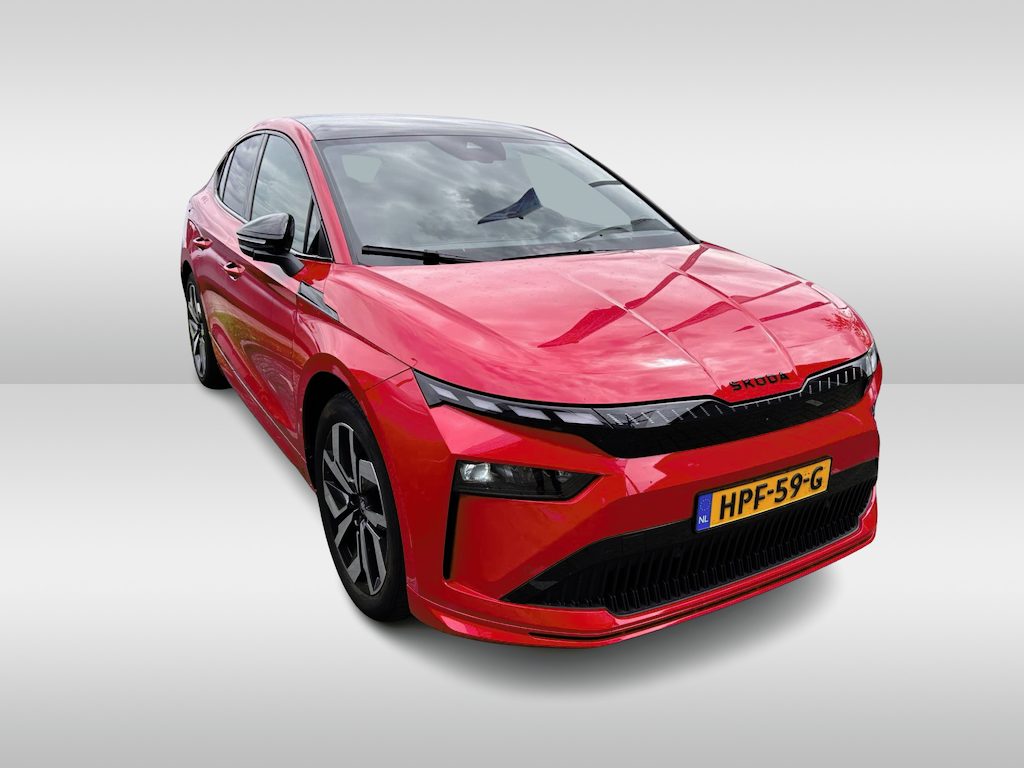 Skoda Enyaq Coupé 85 Sportline / Trekhaak / Panoramadak / 360Camera / Head-up / Canton Audio / 20'' / Verlicht Grill / Matrix LED / Stoelverwarming / CarPlay / Dodehoek / DAB / ACC