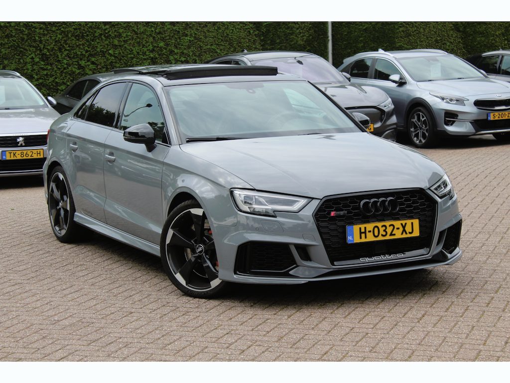 Audi RS3 Limousine 2.5 TFSI quattro / Full option! / Milltek / Panoramadak / Camera / RS Seats / 19'' / Matrix LED / Virtual Cockpit / B&O / DAB / Audi Magnetic Ride / Navigatie / Stoelverwarming / ACC
