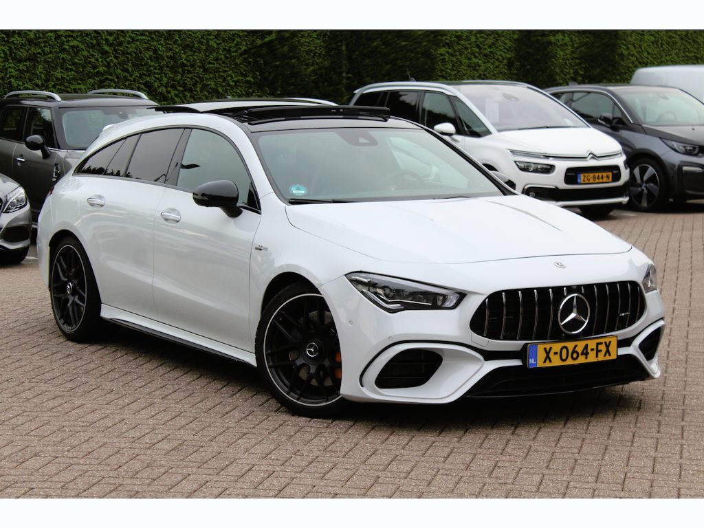 Mercedes-Benz CLA Shooting Brake AMG 45 S 4MATIC+ Premium Plus 52.438 km! / Panoramadak / 360Camera / Sportuitlaat / Schaalstoelen / Burmester / DAB / Dodehoek / Matrix LED / Memory seats / Navigatie