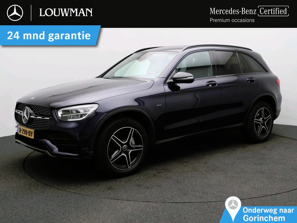 Mercedes-Benz GLC 300 e 4MATIC AMG Plug-In Hybride Trekhaak | AMG line | Night Pakket | Alarm | Digtaal Dashboard | Ledkoplampen | MBUX augmented reality voor navigatie. Inclusief 24 maanden Mercedes-Benz Certified garantie voor Europa.