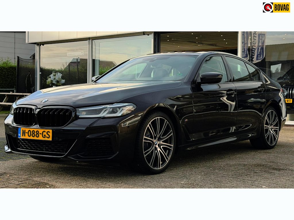 BMW 5-Serie 520i M-SPORT / SHADOW / HUD / DAK / LASER / KEY LESS