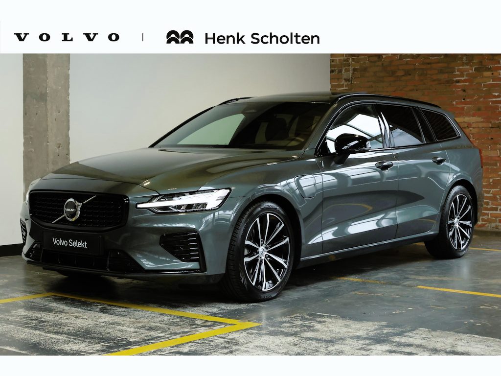 Volvo V60 T8 Plug-in hybrid AWD Plus Dark | Semi-Electrische Wegklapbare Trekhaak | Panoramadak | 360° Parkeercamera | Parkeersensoren voor + achter | Head-Up Display | Stoelverwarming | Stuurwielverwarming | Google Infotainment |