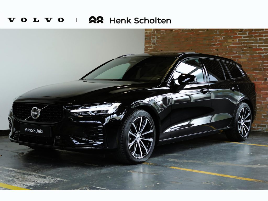 Volvo V60 T8 Plug-in hybrid AWD Plus Dark | Semi-Electrische Wegklapbare Trekhaak | Panoramadak | 360° Parkeercamera | Parkeersensoren voor + achter | Head-Up Display | Stoelverwarming | Stuurwielverwarming | Google Infotainment |