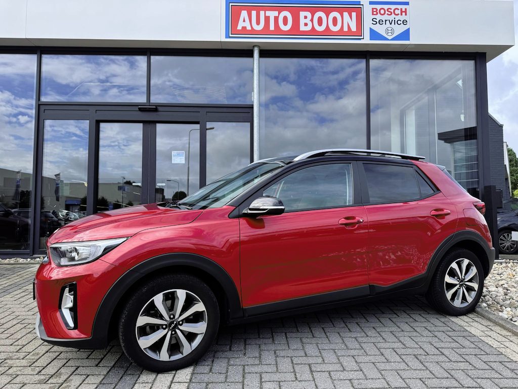 Kia Stonic 1.0 T-GDi 101PK HYBRIDE DYNAMIC APPCARPLAY/ NAVI/P-CAM/CLIMA/2XKEYELSS/PDC/LED/P-GLAS/S&S/DAKRAILS/MEDIA/BTA - 1 EIG./NL AUTO/KM = NAP