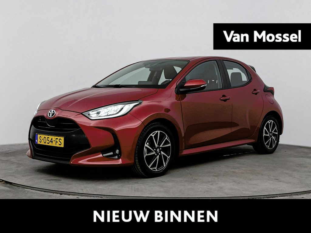 Toyota Yaris 1.5 Hybrid Business Plus | Climate Control / ECC | Licht metalen velgen 16 inch | Cruise control Adaptive | Navigatie | Achteruitrijcamera | Cruise control |