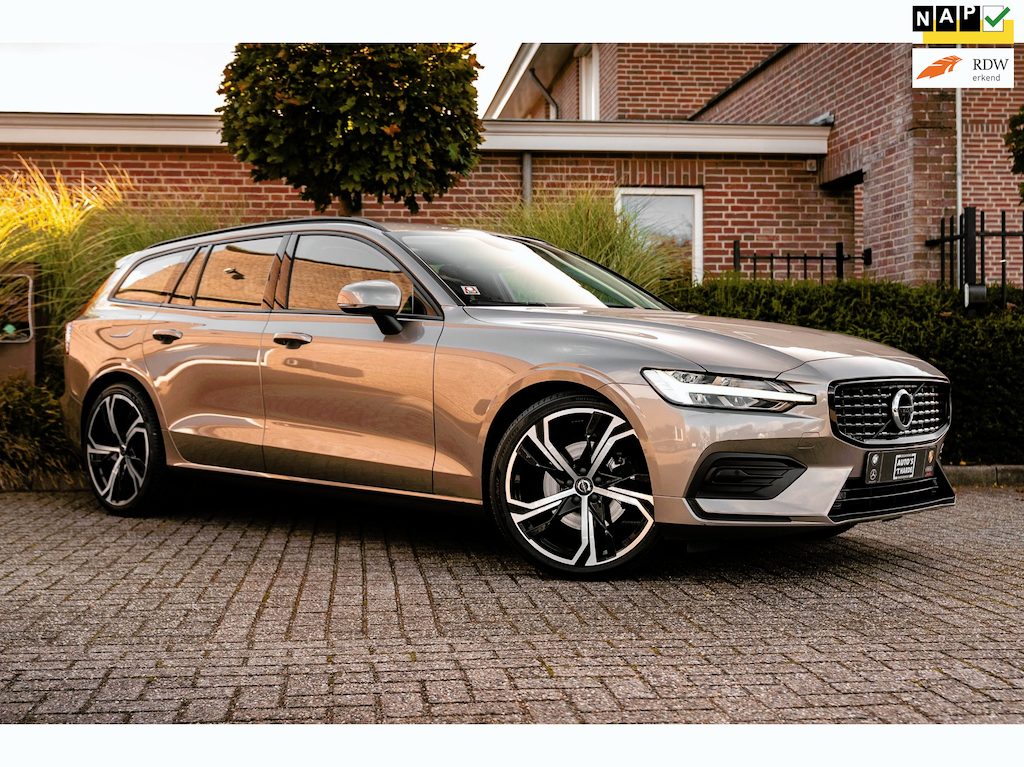 Volvo V60 2.0 B3 Momentum 163 PK 1e Eig Adaptive Stoel/stuurverw. Camera 20''