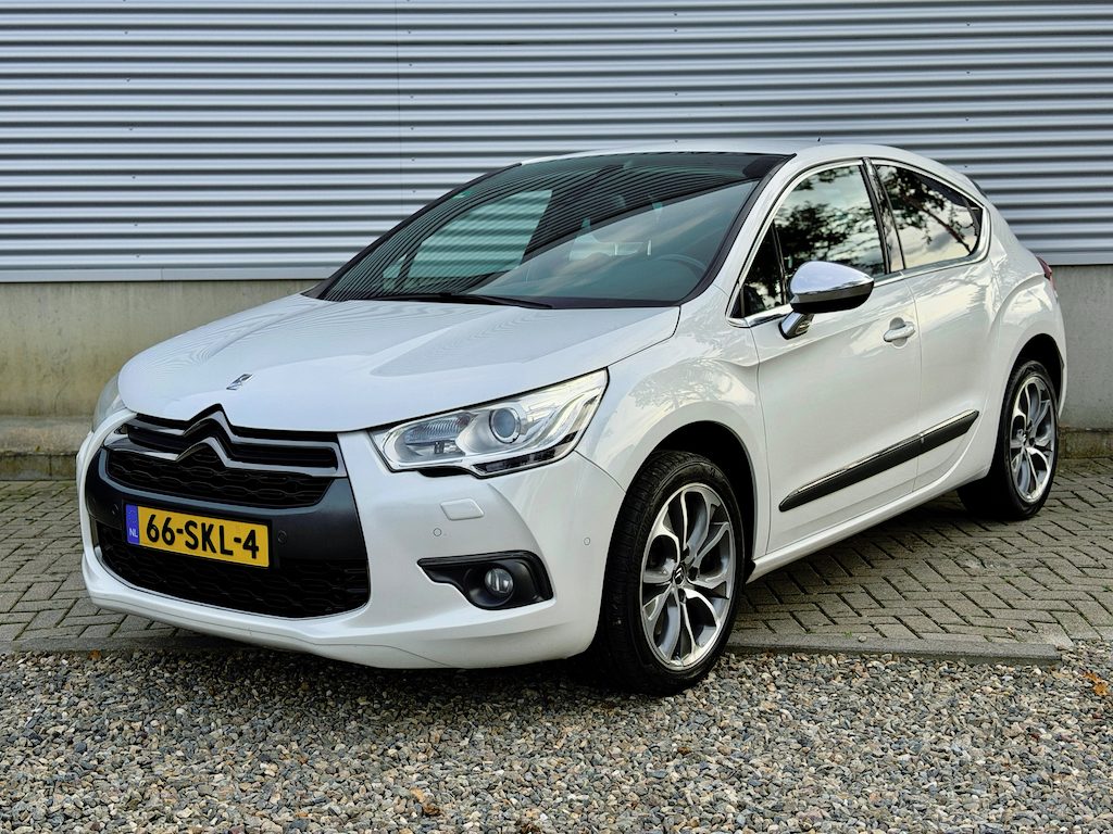 Citroën DS4 1.6 THP Sport Chic [ fm navi,leer,pdc,18``lmv ]