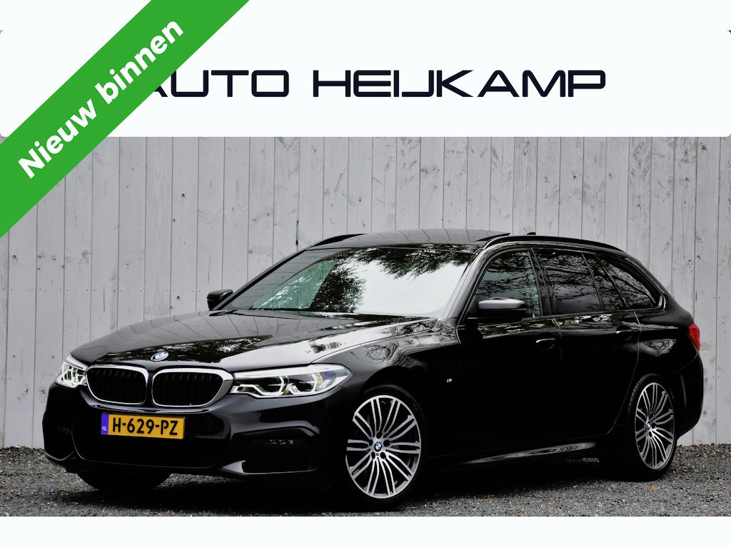 BMW 5-Serie Touring 520i High Executive Edition | Pano-dak | Trekhaak | NL-Auto |