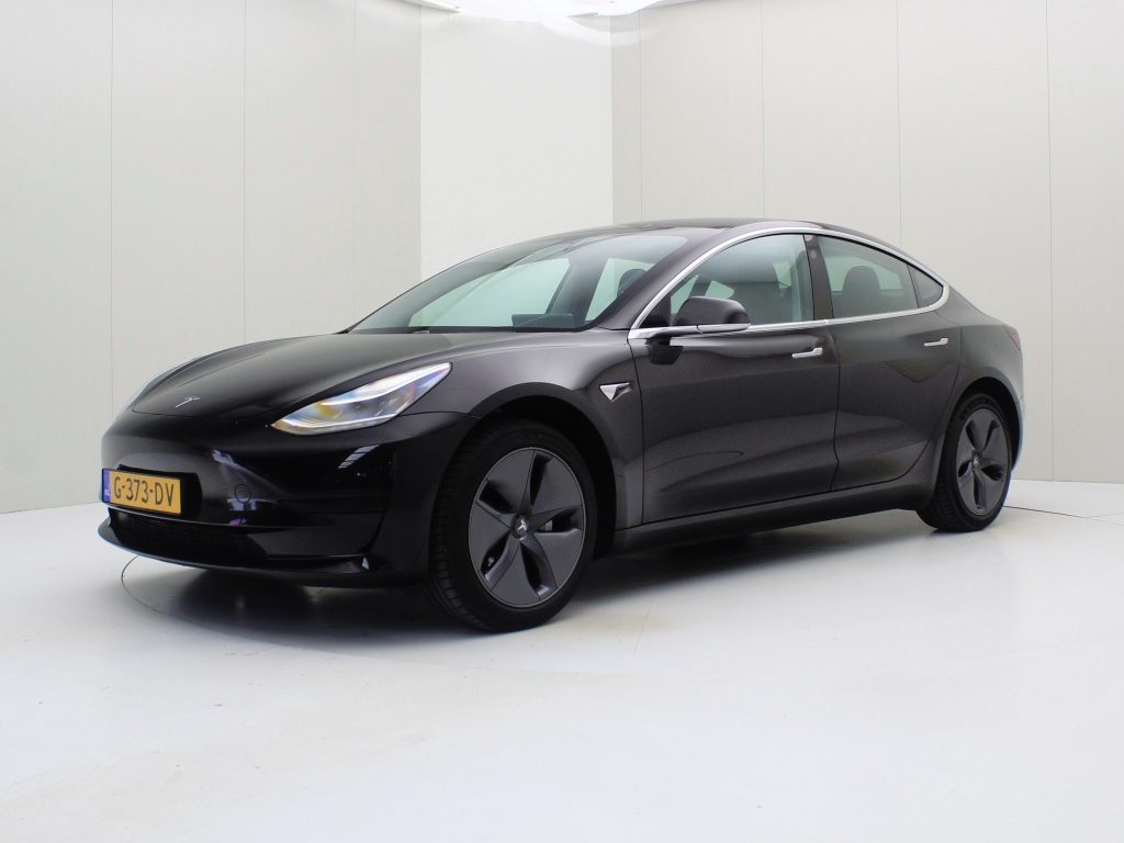 Tesla Model 3 Standard Plus RWD Tesla Model 3 Standard Plus RWD Standard Range Plus 86,7% SoH [ AUTOPILOT+CAMERA+CLIMAAT+NAVIGATIE+PDC+LED ]