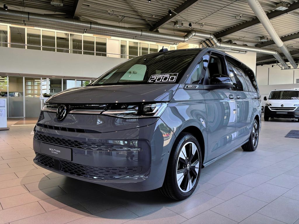 Volkswagen Multivan L2H1 PHEV 1.5 eHybrid 245PK 19,7kWh DSG 4Motion Bulli-Edition / 4x4 / Direct leverbaar