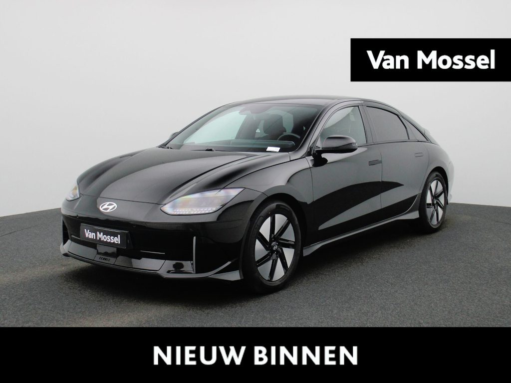 Hyundai Ioniq 6 53 kWh Core | ACHTERUITRIJCAMERA | APPLE CARPLAY - ANDROID AUTO | ELEKTRISCHE KOFFERKLEP | STOELVERWARMING | STUURWIELVERWARMING | ADAPTIVE CRUISE CONTROL | CLIMATE CONTROL |