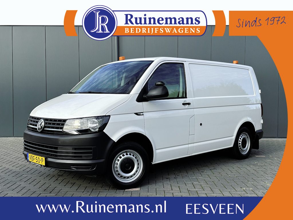 Volkswagen Transporter 2.0 TDI 102 PK / L1H1 / BOTT INRICHTING SERVICEBUS / 1e EIGENAAR / TREKHAAK / AIRCO / CRUISE CONTROL