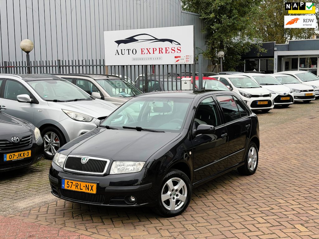 Skoda Fabia 1.4-16V Elegance/Airco/Cruise/Trekhaak/Pdc//Nap/Apk/2 sleutels aanwezig