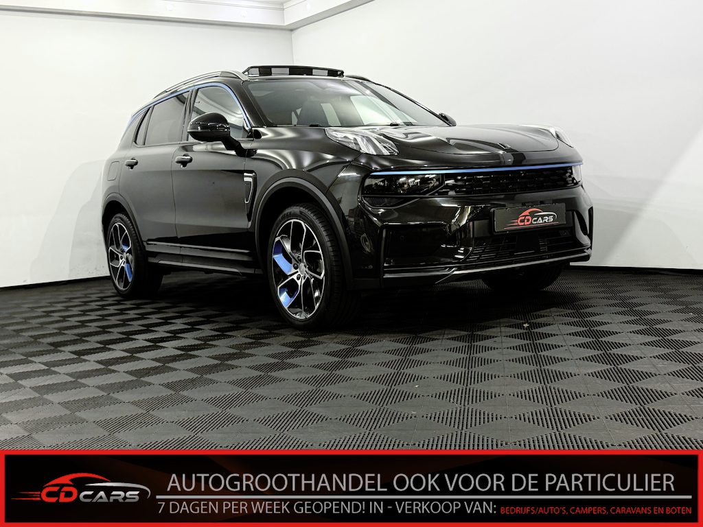 Lynk & Co 01 1.5 Panoramadak, 360 Camera, Navi, Keyless start, Stoelverwarming, Elektrische achterklep, Lichtmetalen velgen