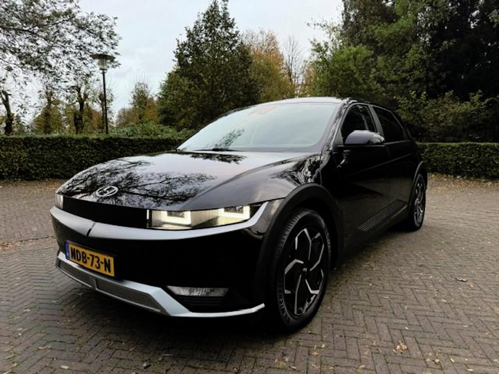 Hyundai Ioniq 5 Connect+ 77.4kWh SOH 100% Panoramadak/Warmtepomp/Leer/Led/Fabrieksgarantie