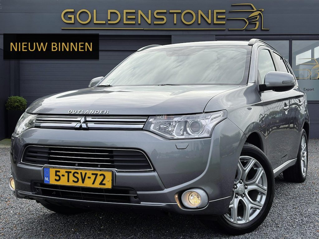 Mitsubishi Outlander 2.0 PHEV Instyle+ ✓Schuifdak✓Camera✓Navi✓Trekhaak✓Keyless✓Leder✓Clima✓Cruise✓Lm velgen✓Stoelverw-Stoelverkoeling✓Rijstrooksensor✓N.A.P✓Apk tot 06-2027