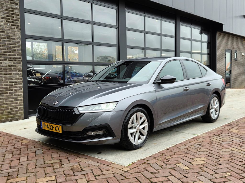 Skoda Octavia 1.5 e-TSI 150 PK Sport Business Automaat | LED | Navigatie