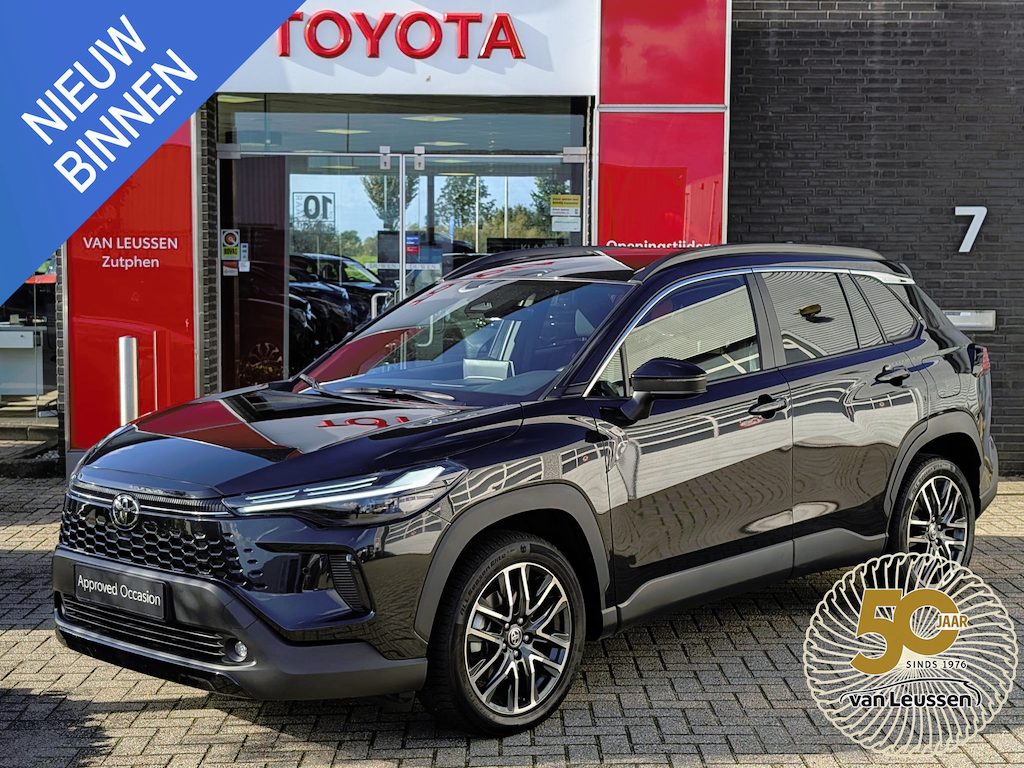 Toyota Corolla Cross Hybrid 140 Dynamic NIEUW MODEL! STOEL/STUURVERW BLIND SPOT EL-ACHTERKLEP NAVI PARK-SENSOREN APPLE/ANDROID 18'' LM-VELGEN CAMERA AD-CRUISE CLIMA