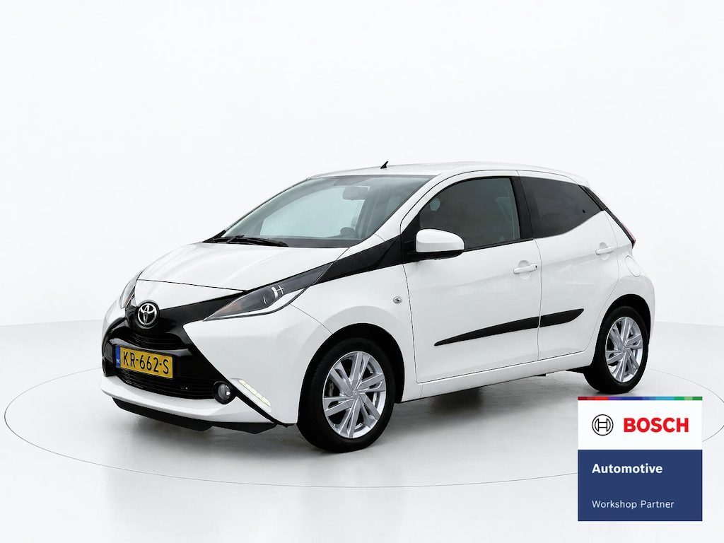 Toyota Aygo 1.0 VVT-i x-sport CAMERA - TREKHAAK - CRUISE - LMV