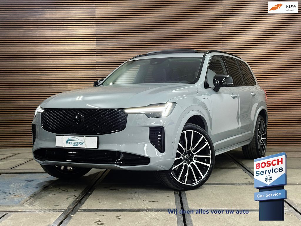 Volvo XC90 2.0 T8 hybrid Ultra Dark 7p.| MY2026| Luchtvering| Lagom-Pack | Winter-Pack| H/K Sound| Trekhaak| HuD| 22inch|Massage